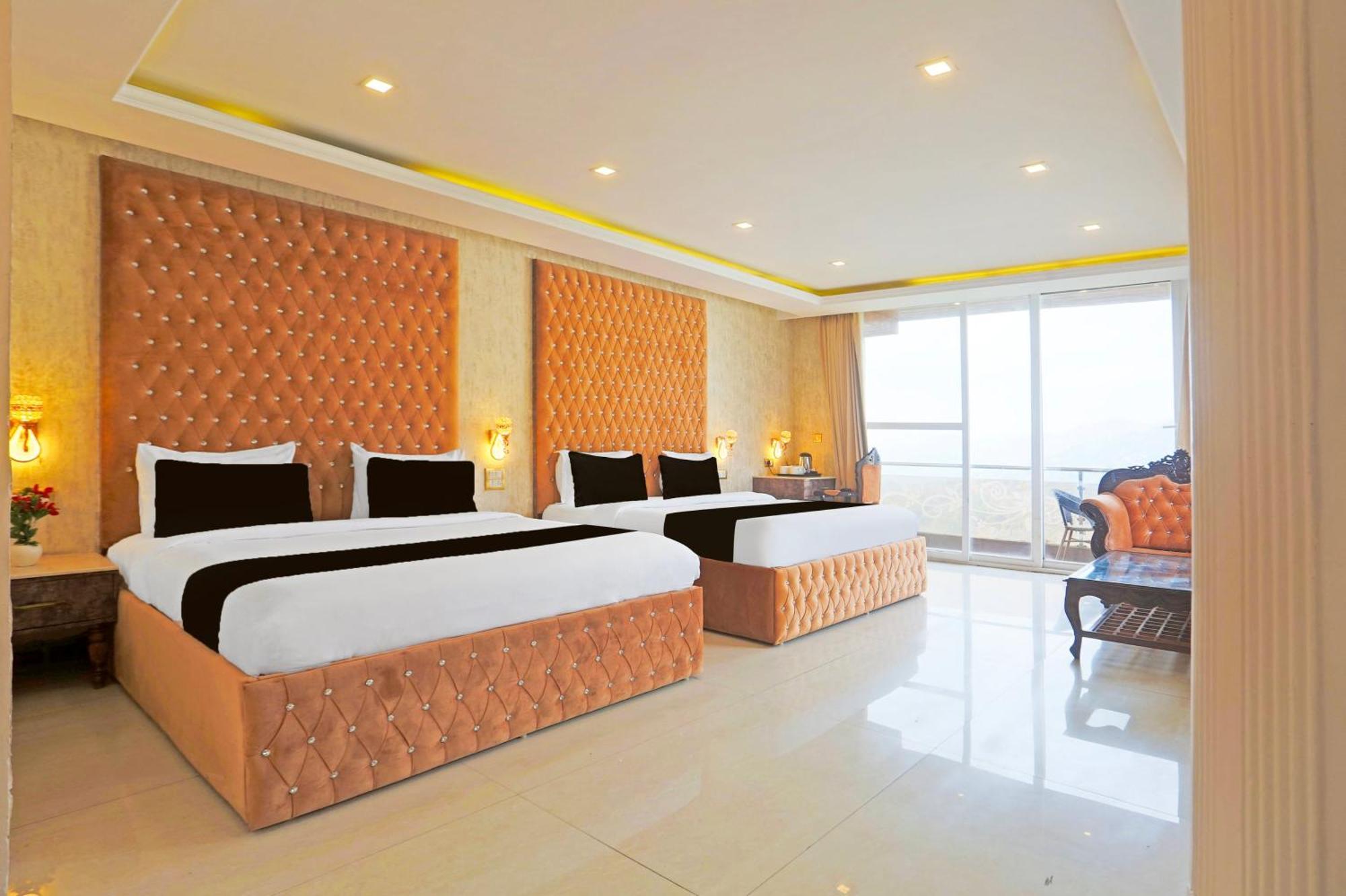 Super Townhouse Oak Dharamshala Near Maximus Mall ภายนอก รูปภาพ