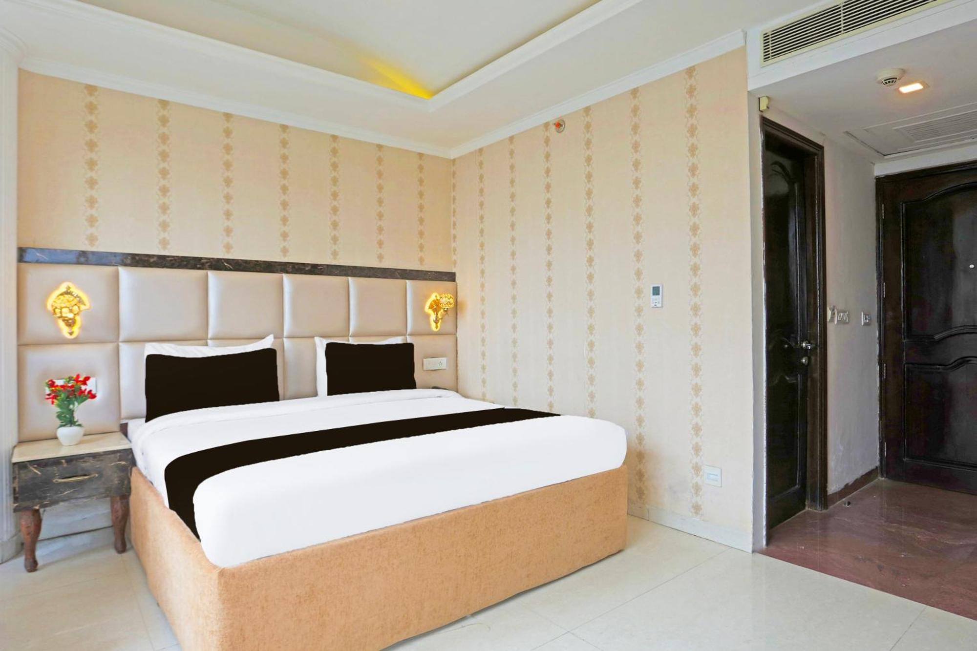 Super Townhouse Oak Dharamshala Near Maximus Mall ภายนอก รูปภาพ