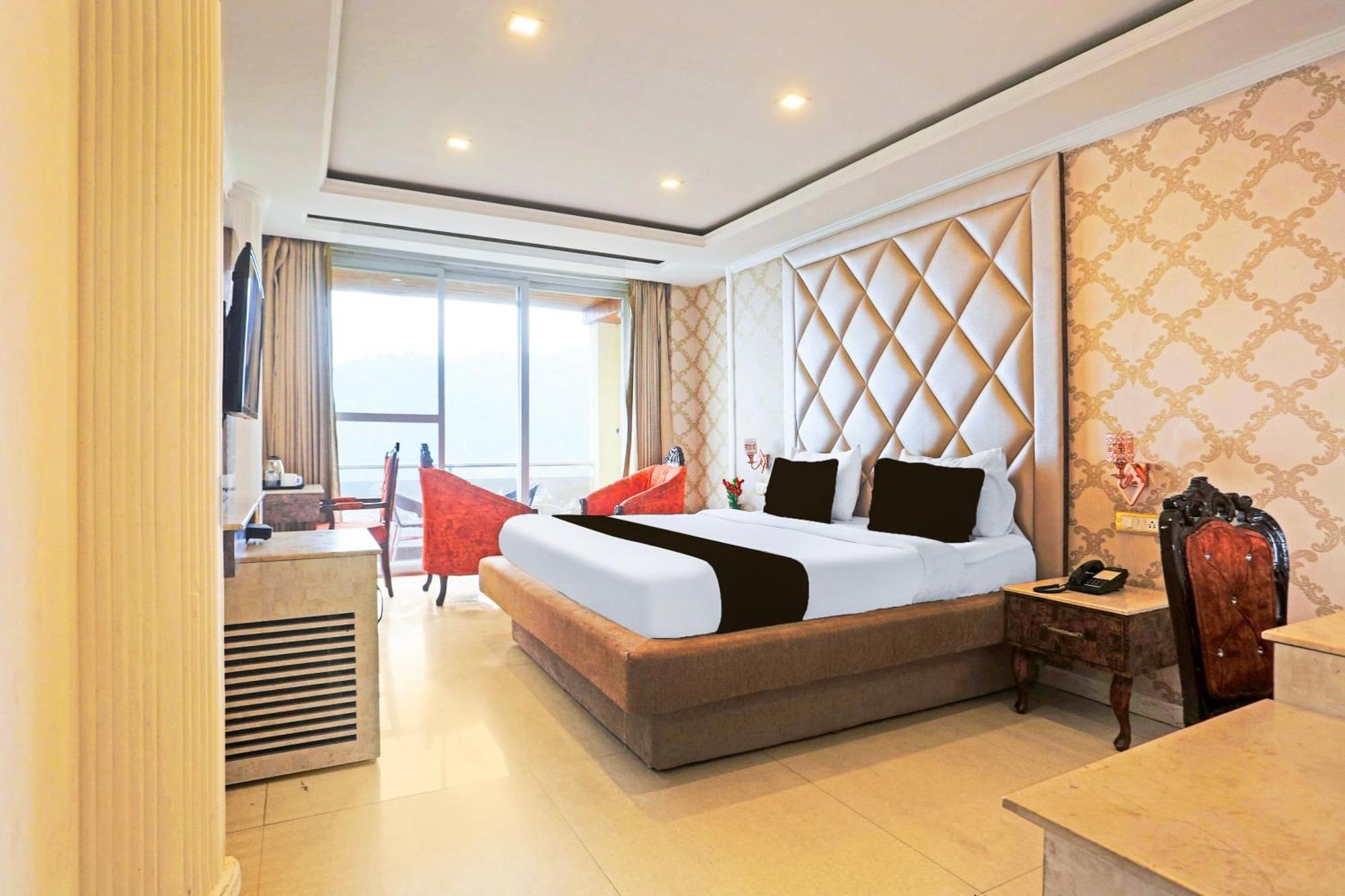 Super Townhouse Oak Dharamshala Near Maximus Mall ภายนอก รูปภาพ