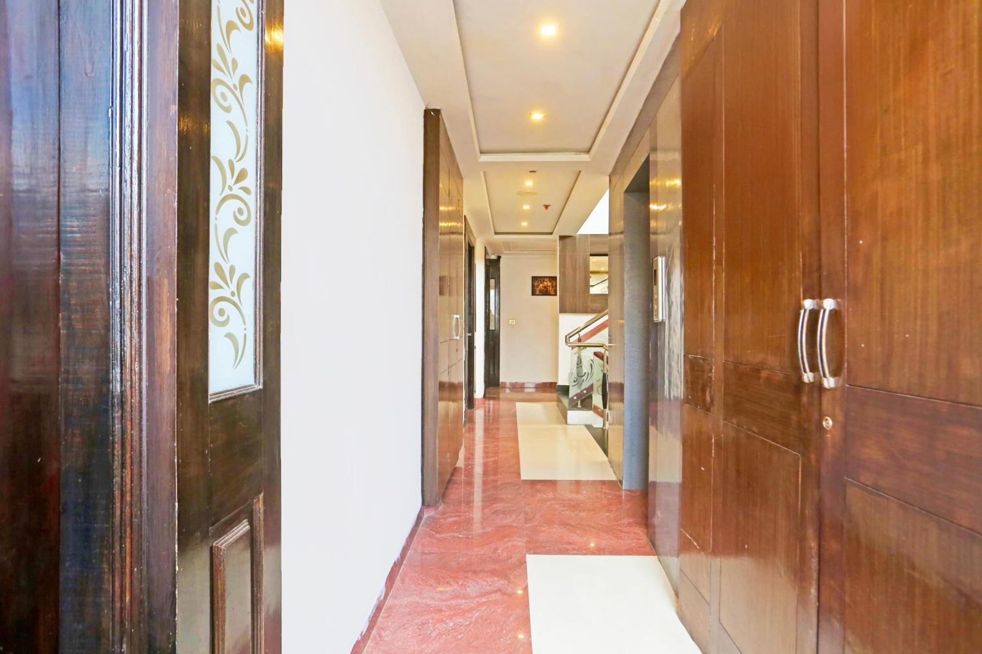 Super Townhouse Oak Dharamshala Near Maximus Mall ภายนอก รูปภาพ